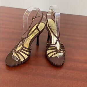 The touch of Nina sandal heel